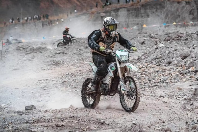 BRAdult 72V 12000W Power TYE M - огляд і ціна 72V 12000W Electric Dirt Bike